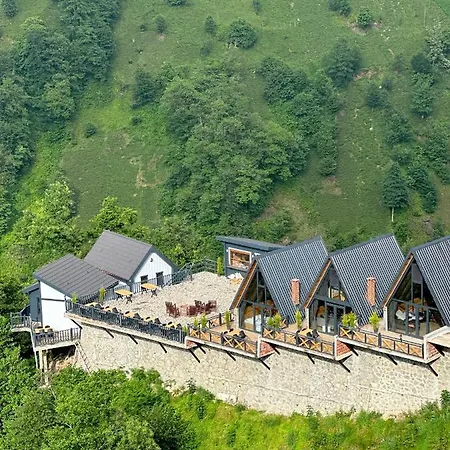Varya Tatil Koeyue * Camlihemsin